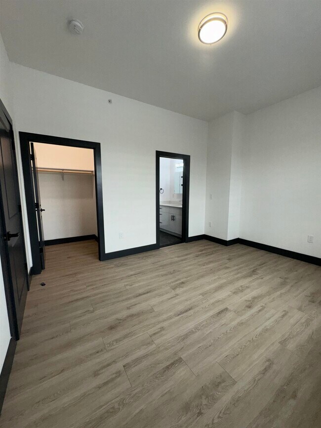Building Photo - 6111 Palisade Ave