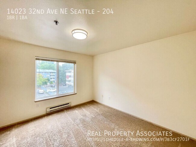 Building Photo - 14023 32nd Ave NE