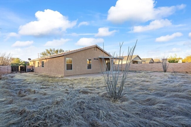 Building Photo - 6322 W Desert Laurel Ln