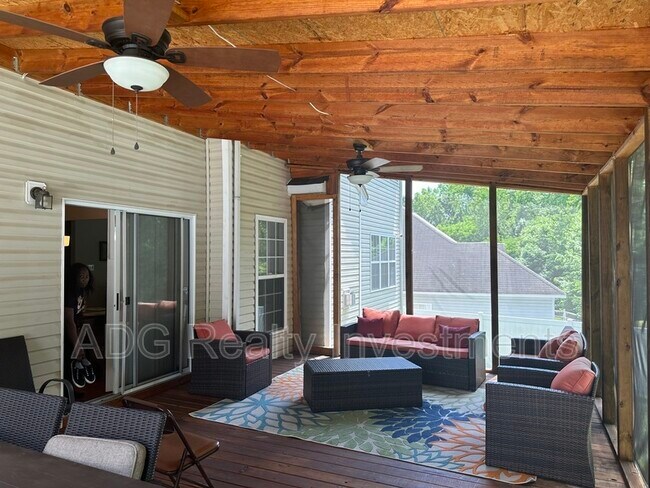 Building Photo - 6629 Pattonsburg Dr