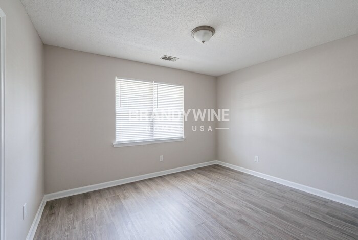 Building Photo - 104 Dana Dr