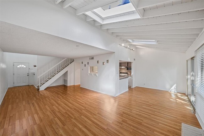 Building Photo - 8903 Trone Cir