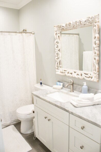 Building Photo - 3213 Bannon Dr