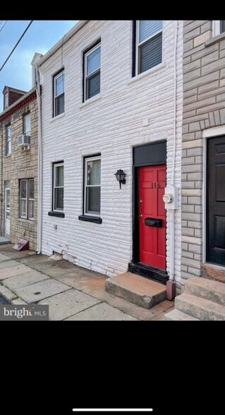 Primary Photo - 116 Church St