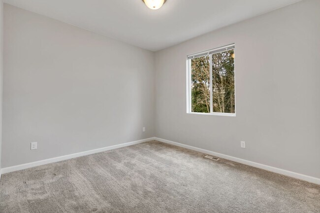 Building Photo - Spacious 3-Bedroom Home in the Heart of Gig Harbor!