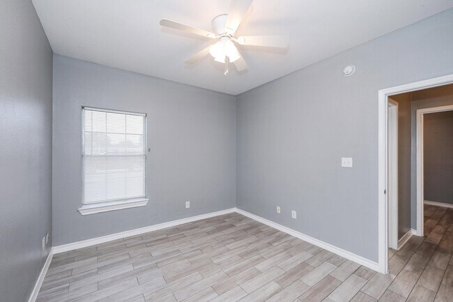 Building Photo - 205 W San Carlos St