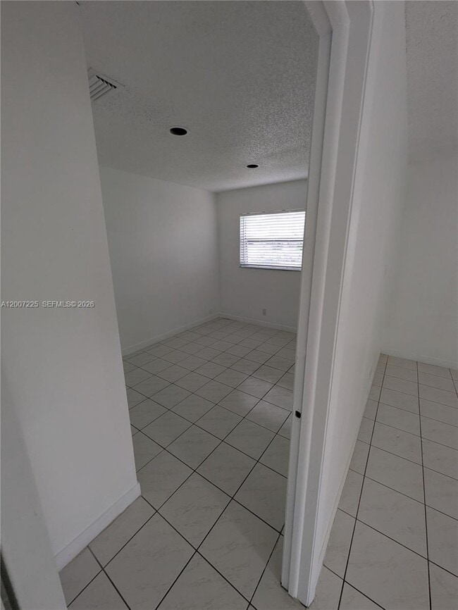 Building Photo - 8033 NW 41 Ct