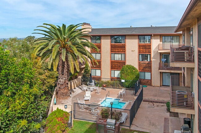 Building Photo - BEAUTIFUL BAY PARK CONDO W/ BAY VIEWS! - 2...