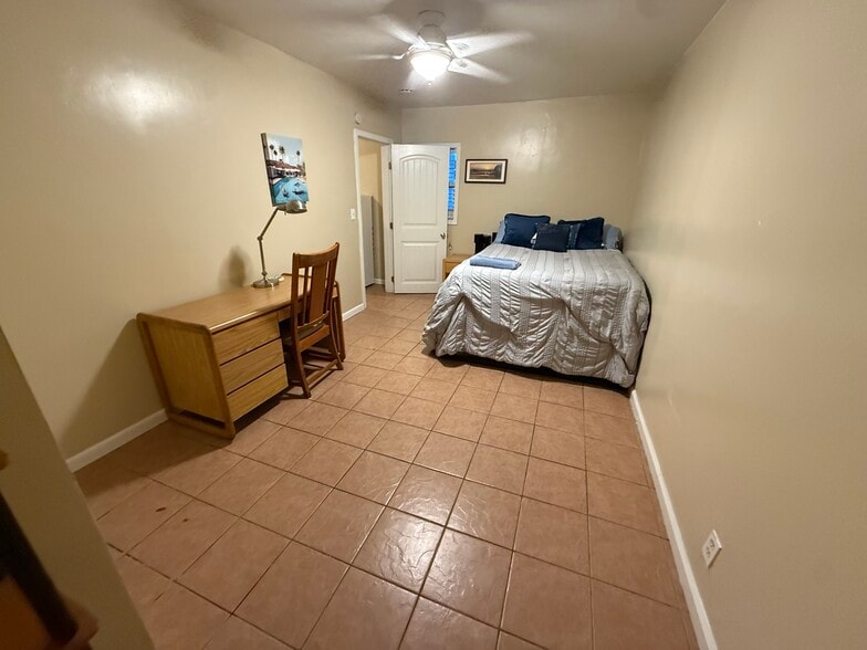 Building Photo - 5809 Lindo Paseo