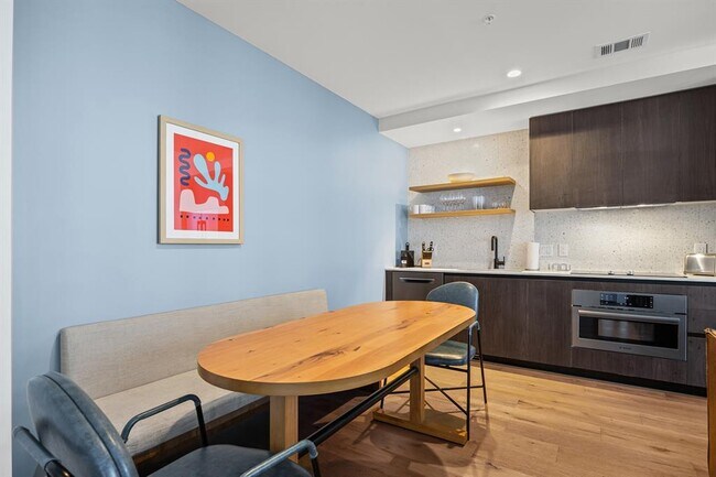 Building Photo - 48 East Ave