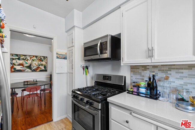 Building Photo - 332 Rexford Dr