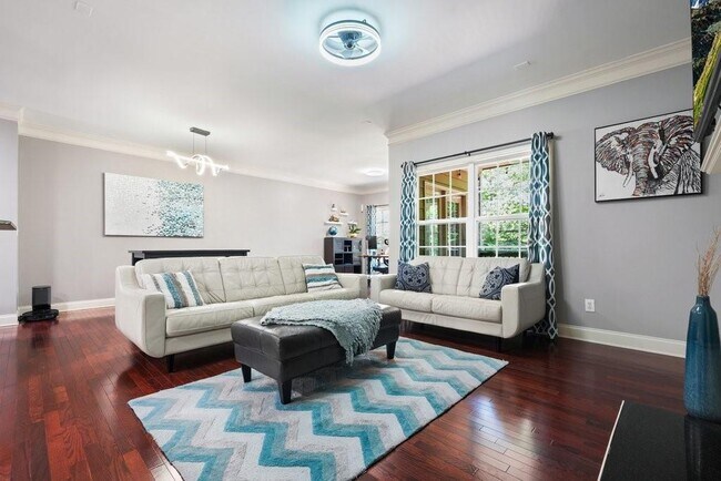 Building Photo - 3888 Fairhill Point