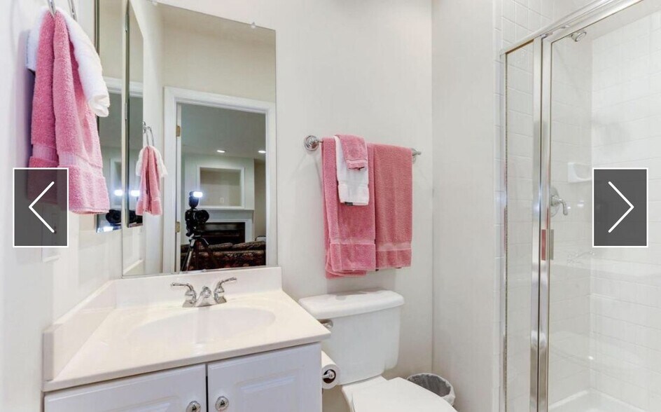 Building Photo - 8811 Hunting Lodge Ct