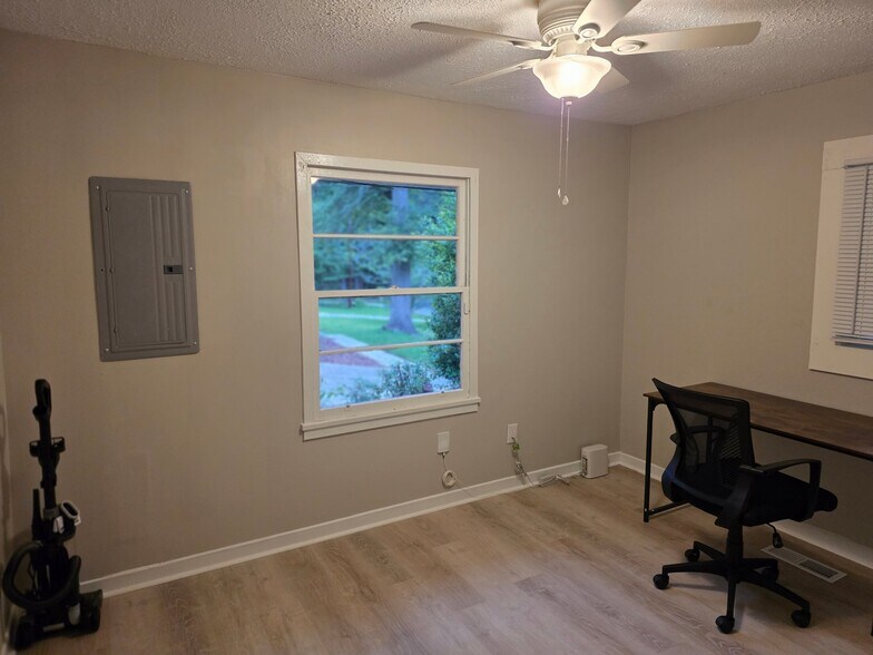 Building Photo - 4453 Pharr Ave