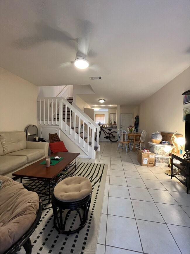 Building Photo - 2206 SW 39 Dr