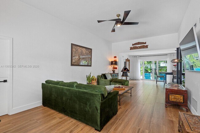 Building Photo - 9517 Bay Dr