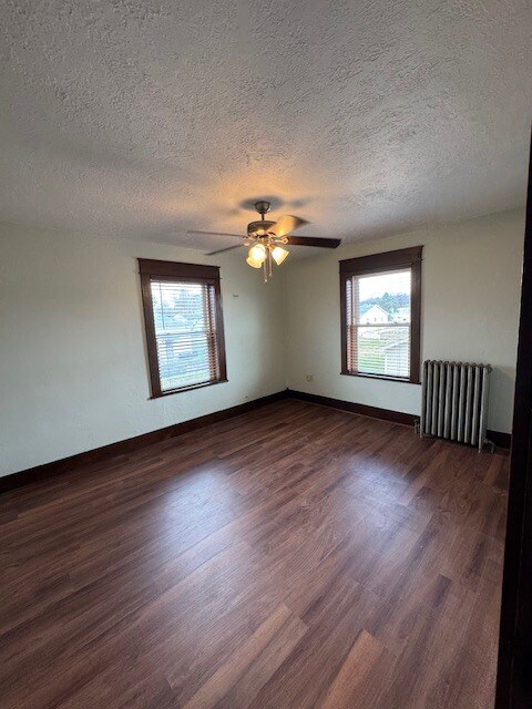 Building Photo - 1218 Lewis Ave