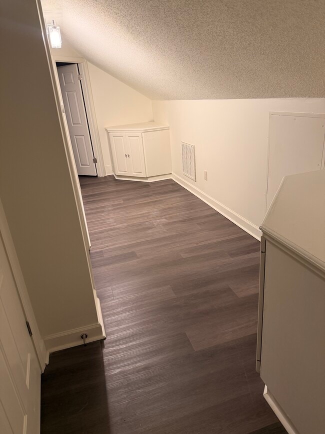 Building Photo - 1213 N 32nd Ave