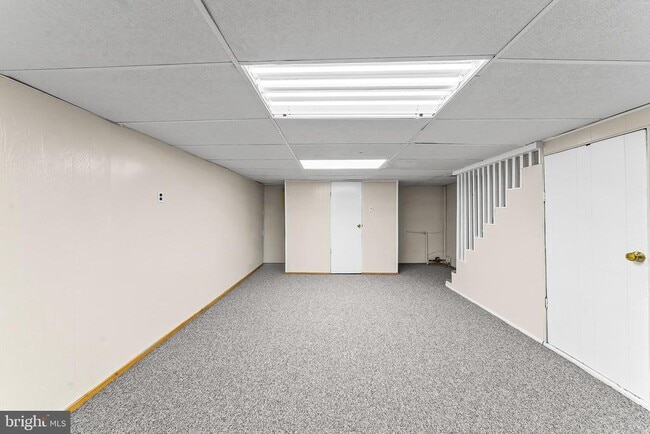 Building Photo - 129 Alverstone Rd