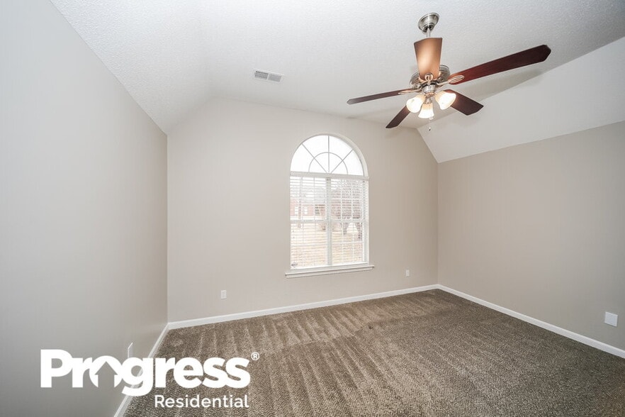 Building Photo - 13083 Braybourne Cross