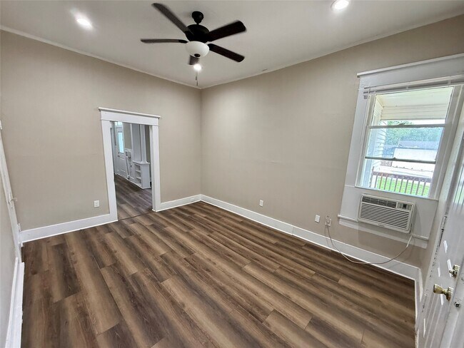 Building Photo - 1403 14th St