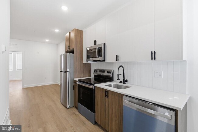 Building Photo - 2643 N 6th St