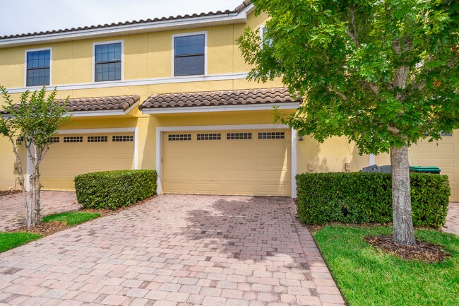 Building Photo - 10132 Eagle Creek Center Blvd