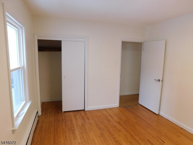 Building Photo - 21 W 14th St