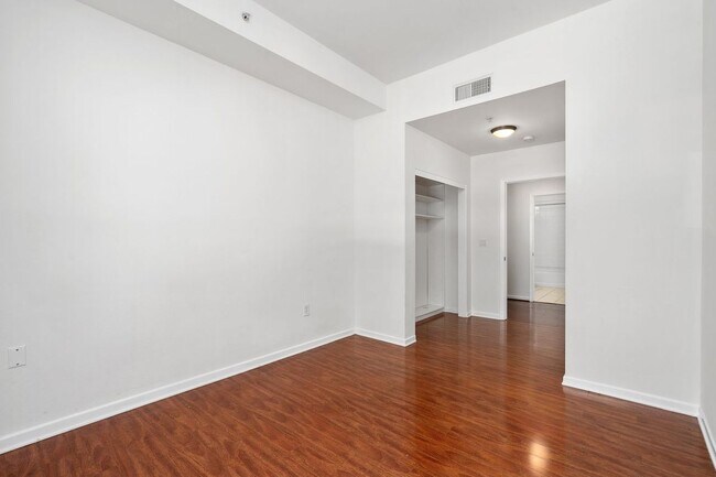Building Photo - 111 S De Lacey Ave