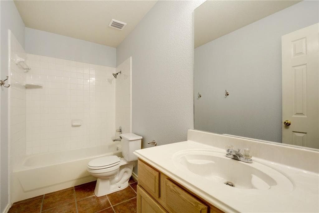Building Photo - 4405 S Summercrest Loop