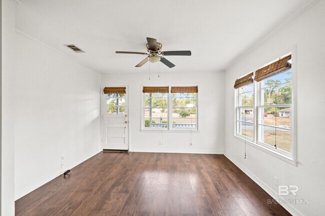 Building Photo - 358 Pecan Ave