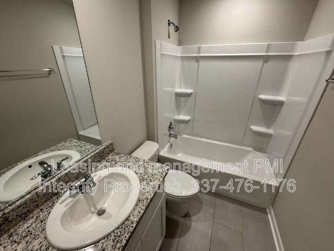 Building Photo - 325 White Pine Dr