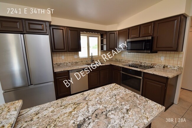 Building Photo - Beautifully Remodeled East Side 3 Bed 2 Ba...