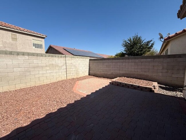 Building Photo - Silverado Ranch Single Story Home - 3 Bedr...