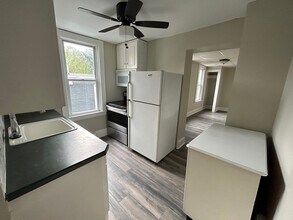 Building Photo - 512 W Orange St