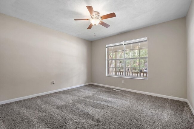 Building Photo - 2507 Waldemar Ln