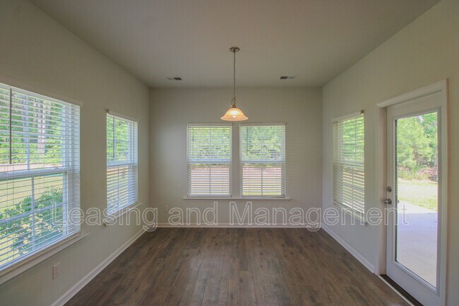 Building Photo - 150 Daniels Creek Cir