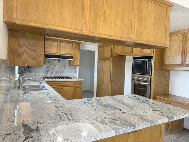 Building Photo - 14957 Mandan Rd