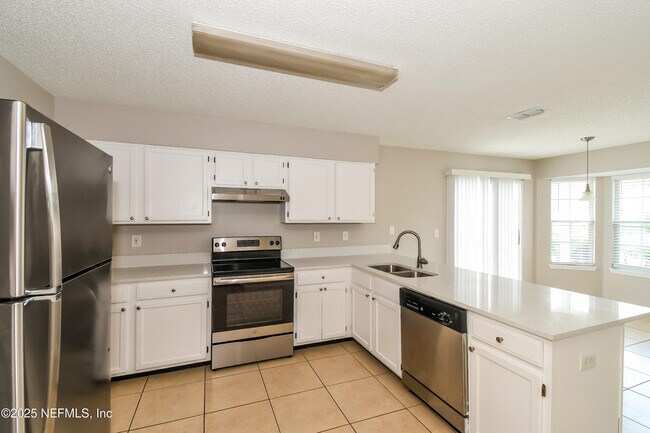 Building Photo - 5118 Somerton Ct