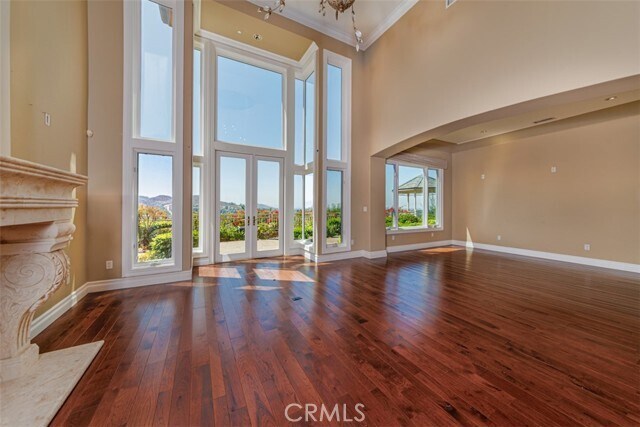 Building Photo - 9772 Crestview Cir