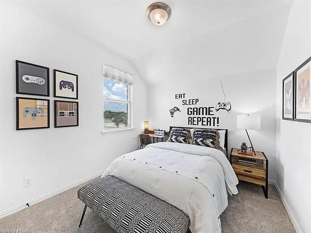 Building Photo - 6200 King's Path