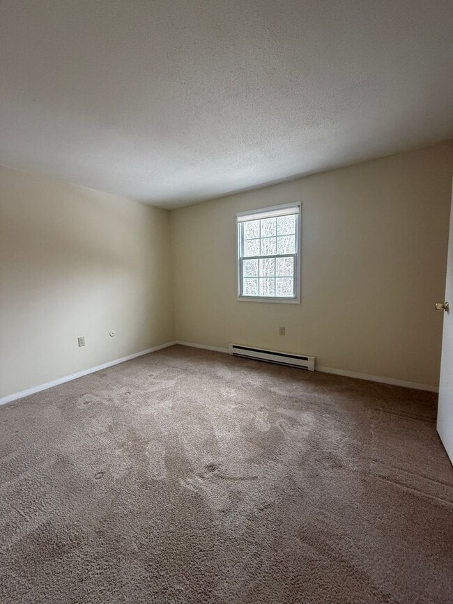 Building Photo - 39 Dinan Dr