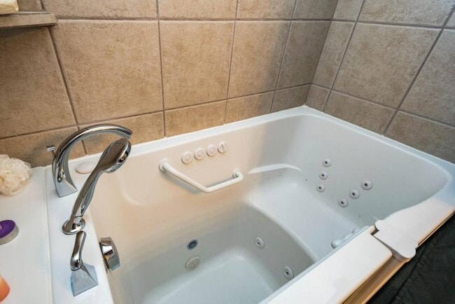 Building Photo - 3 Bedroom Home In South Pointe Subdivision...