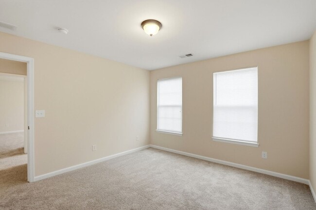 Building Photo - Move-In Ready Gem Near UNCC with Fresh Updates