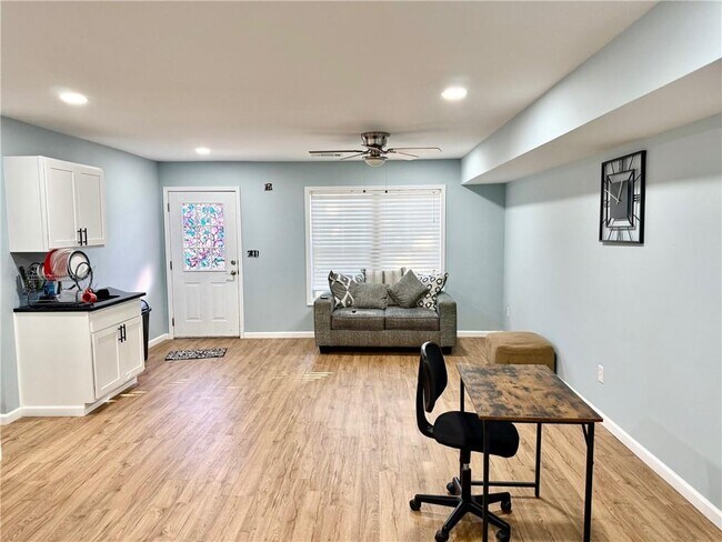 Building Photo - 3310 Stratton Ln