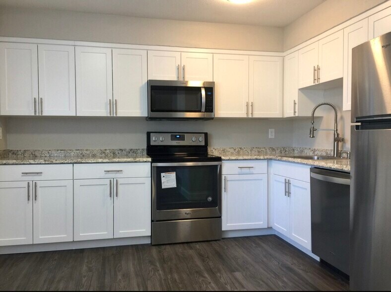 Building Photo - Sunset Station Apartments