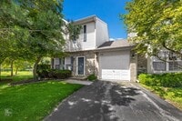 Building Photo - 2 Bedroom 2.5 Bath 1 Car Garage located in...