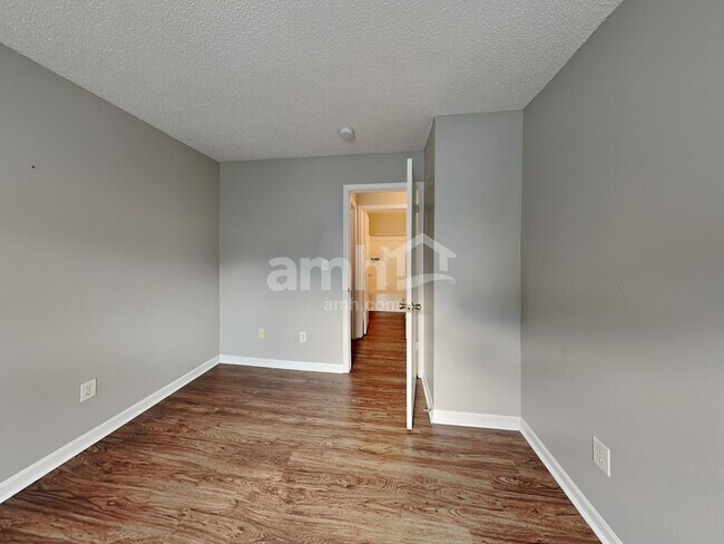 Building Photo - 17317 Pine Wood Ln