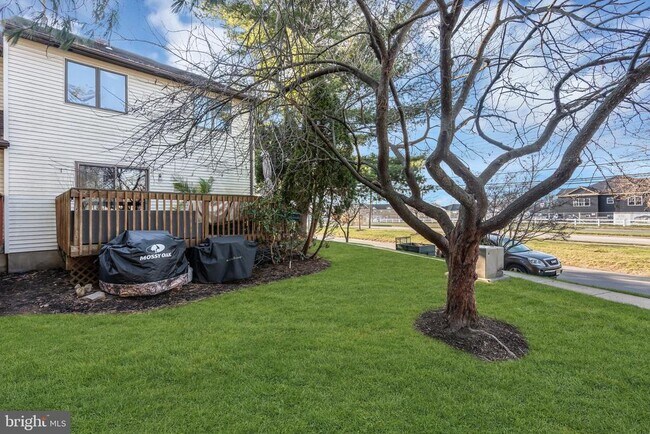 Building Photo - 2 Leicester Ln