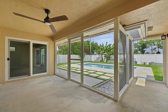 Building Photo - 1280 SW Kalevala Dr